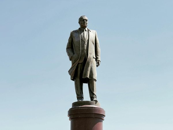 Où apprendre les techniques de sculpture sur bois en Finlande?